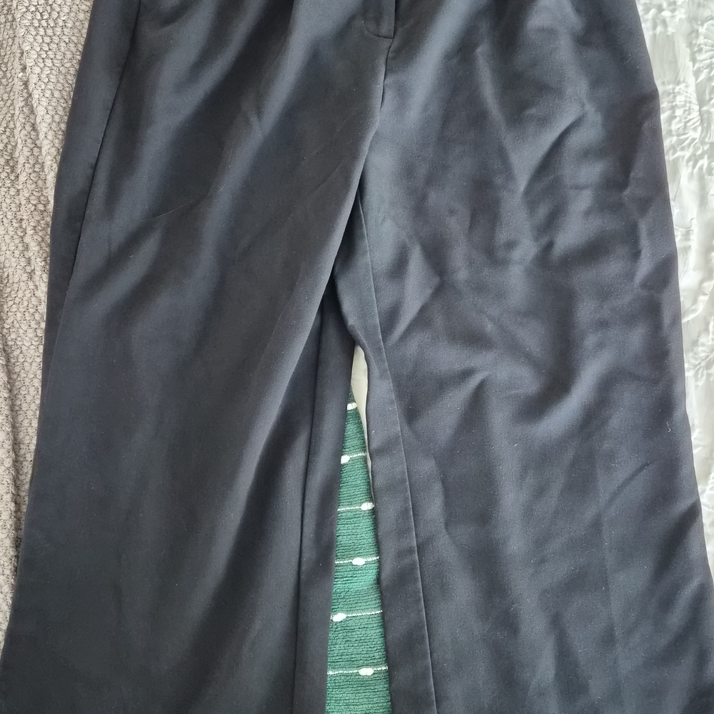 Abercrombie & Fitch Black Women's Trousers. Size 16